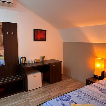 Guest House Buncic Rooms & Apartments Slunj Exterior photo