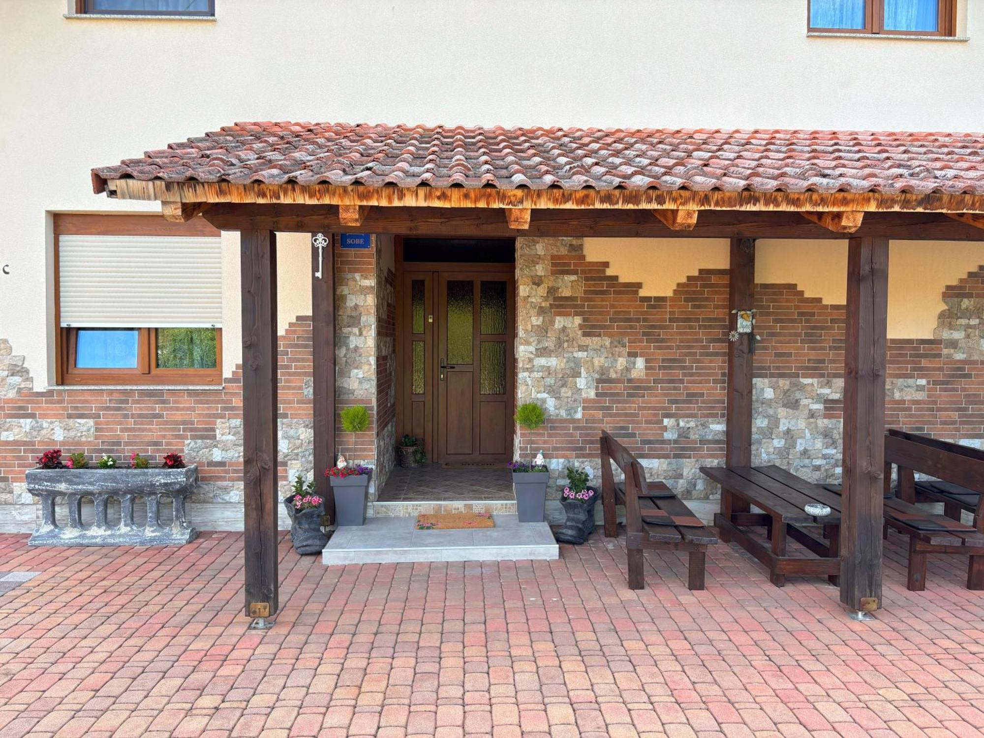 Guest House Buncic Rooms & Apartments Slunj Exterior photo
