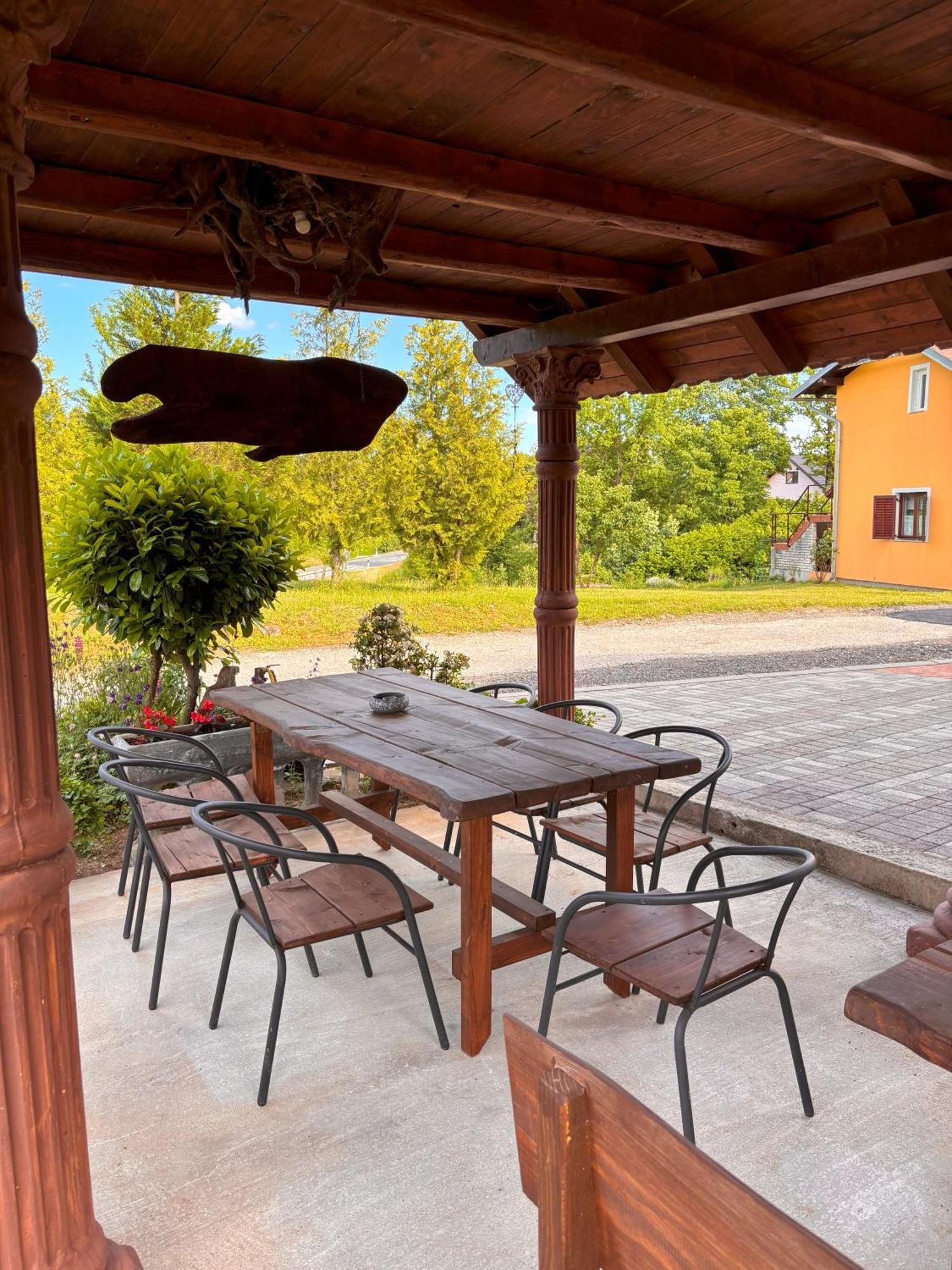 Guest House Buncic Rooms & Apartments Slunj Exterior photo