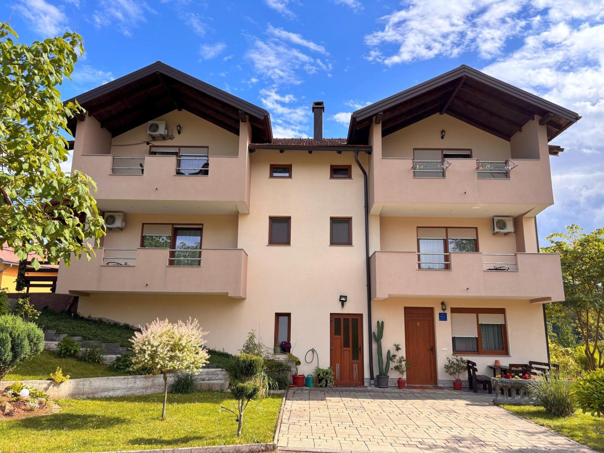 Guest House Buncic Rooms & Apartments Slunj Exterior photo