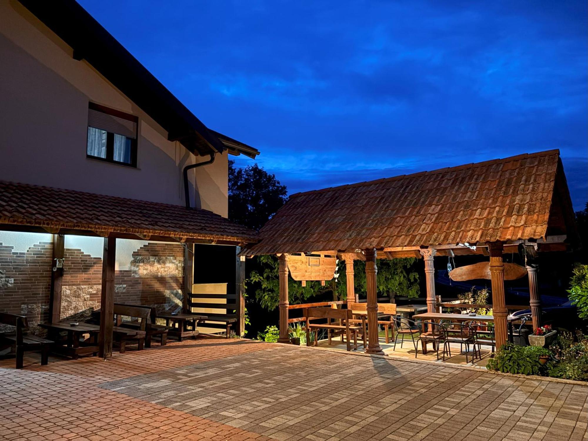 Guest House Buncic Rooms & Apartments Slunj Exterior photo