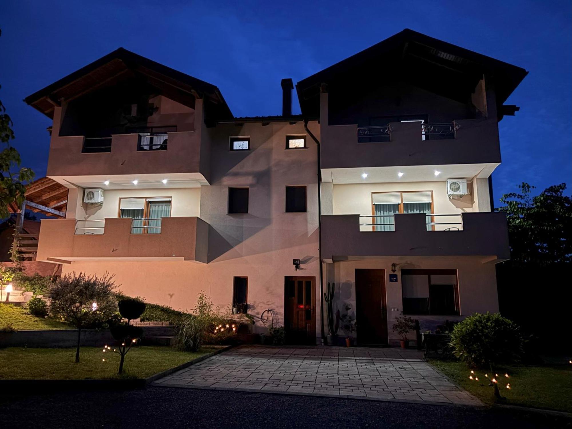 Guest House Buncic Rooms & Apartments Slunj Exterior photo